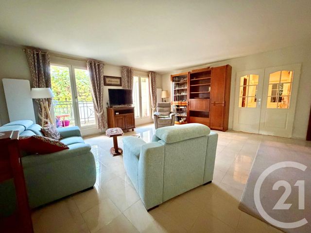 Appartement F5 à vendre - 5 pièces - 108.26 m2 - POISSY - 78 - ILE-DE-FRANCE - Century 21 Clé De Seine