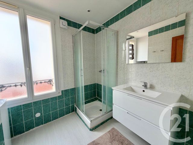 Appartement F2 à vendre - 2 pièces - 39.0 m2 - POISSY - 78 - ILE-DE-FRANCE - Century 21 Clé De Seine